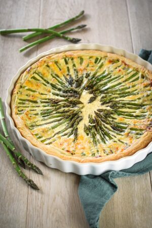 Mini-Spargel-Quiche mit Basilikumpesto