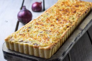 Zwiebelkuchen mit Greyerzer-Käse