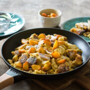 Kaiserschmarrn mit gebratenen Pfirsichen