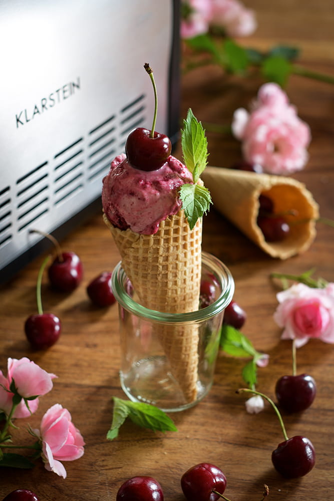 Kirscheis aus der Eismaschine