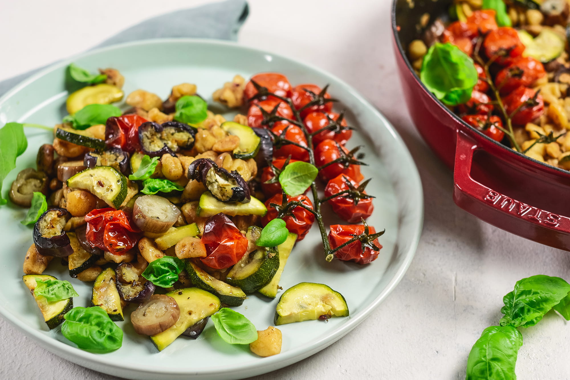 Knöpfle-Salat mit mediterranem Ofen-Gemüse - Come On in My Kitchen