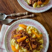 Pasta mit Orangen-Hackfleisch-Sauce