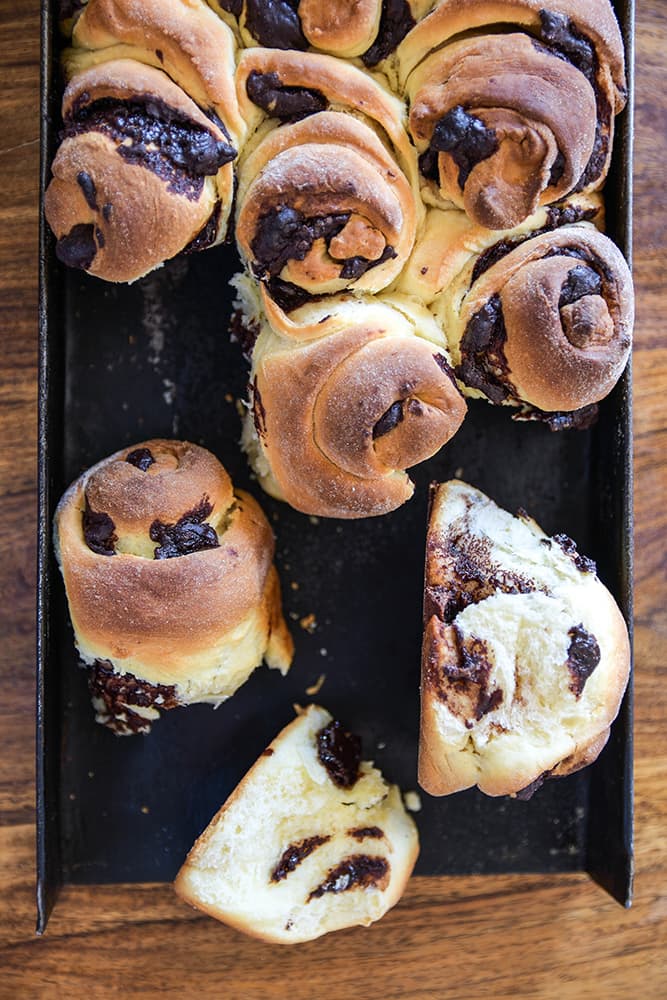 Schokoschnecken mit Schokoladen-Topping