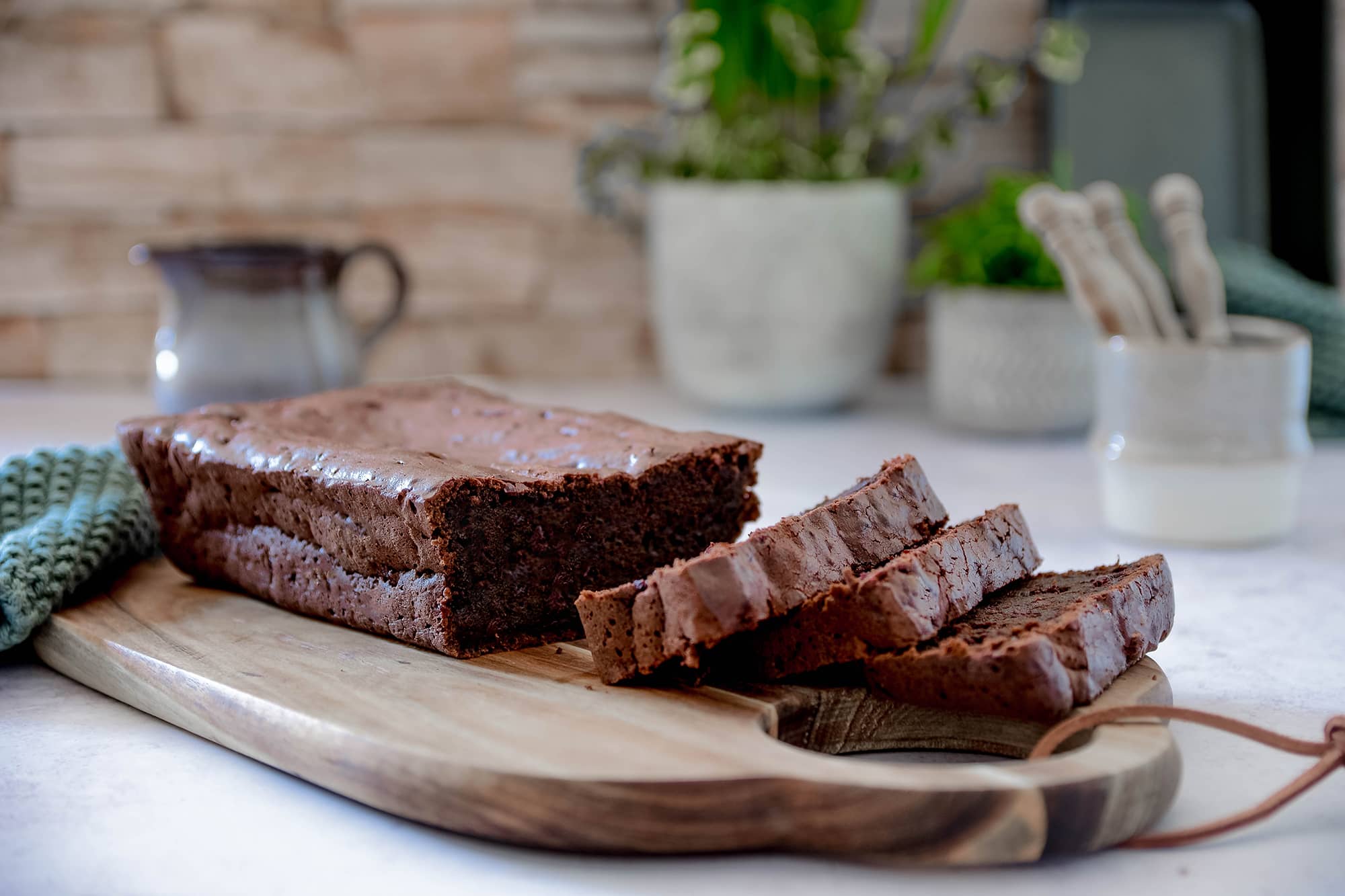 Gesunder Schokoladenkuchen mit Rote Beete (vegan) - Home and Herbs
