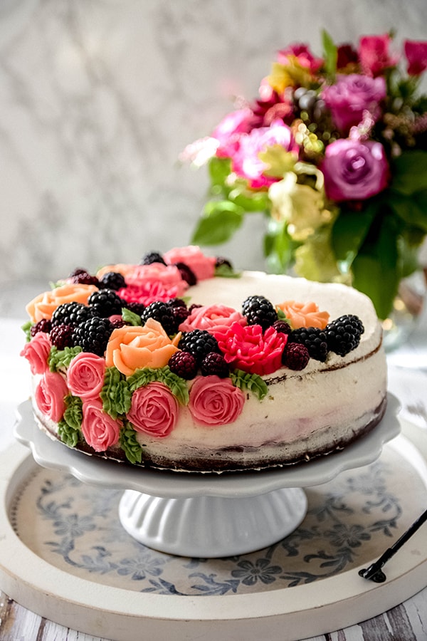 Brombeer-Schokoladen-Torte mit Buttercreme Rosen - Home and Herbs