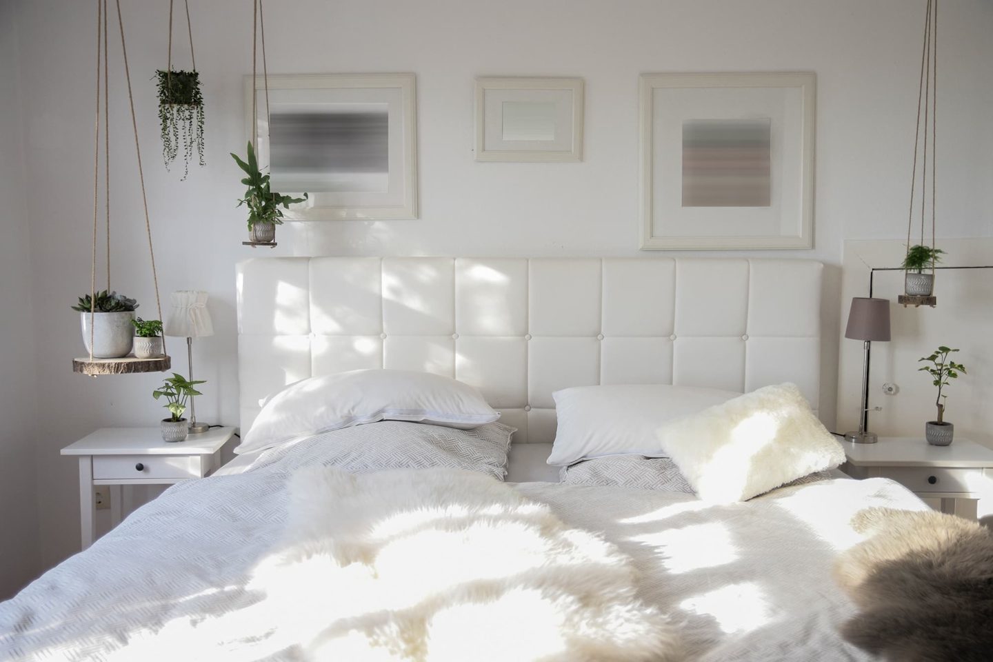 DIY-Hängeregal aus Baumscheiben
