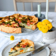 Gemüse-Quiche mit vielen Eieren