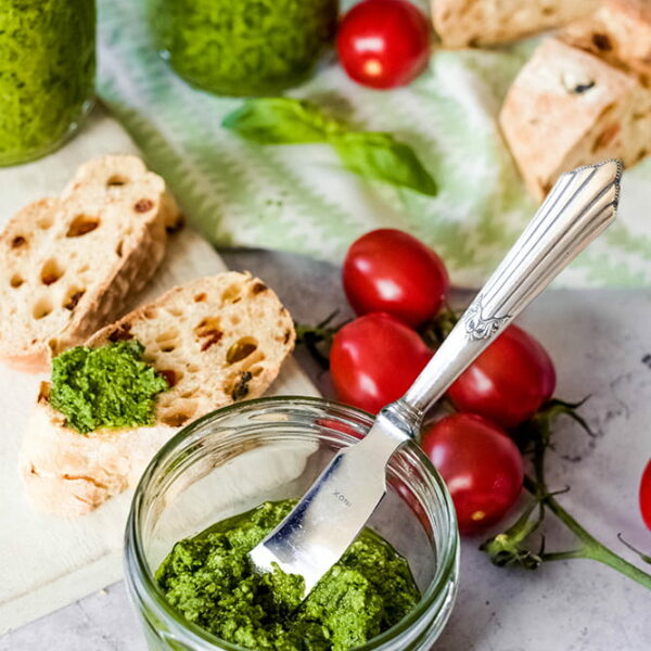 Bärlauchpesto mit Walnüssen Home and Herbs