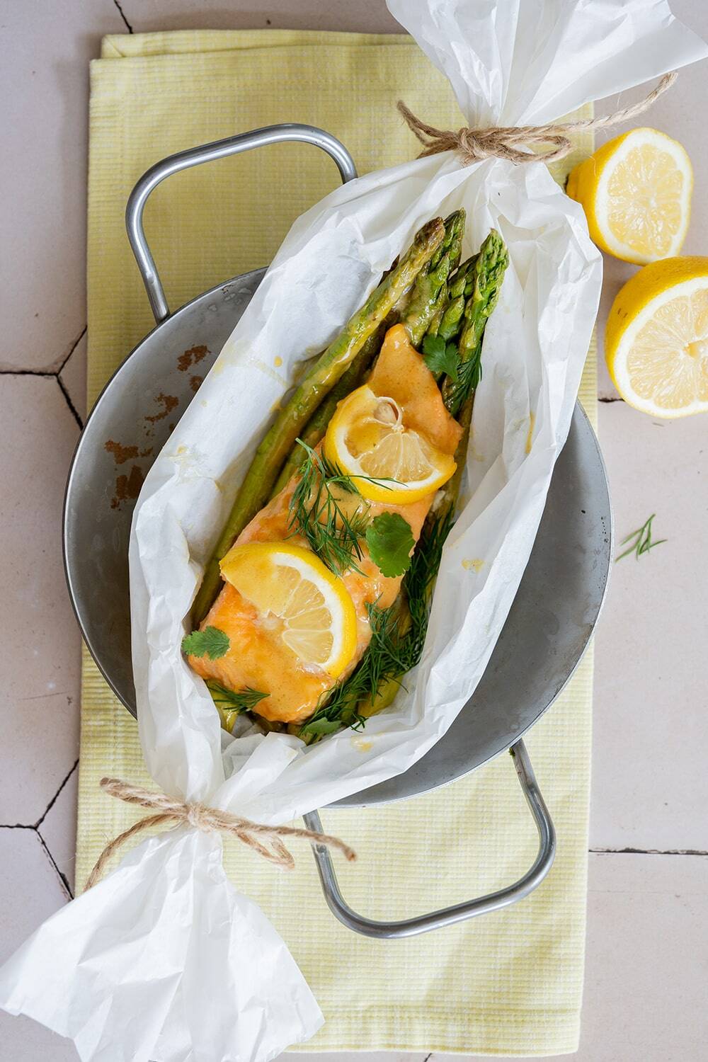 Spargelpäckchen mit Lachs