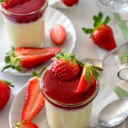 Panna Cotta mit Erdbeeren