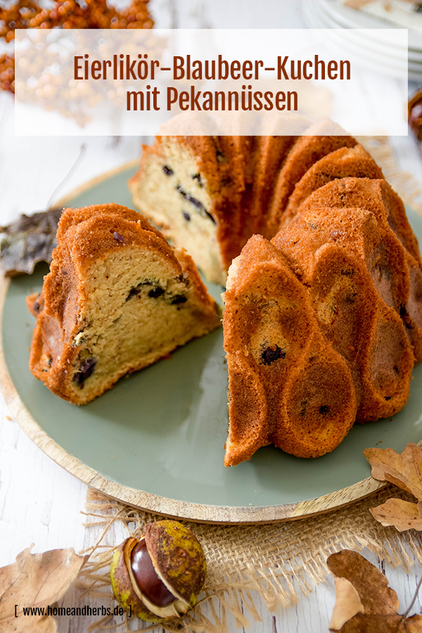 Eierlikoer-Blaubeer-Kuchen mit Pekannüssen