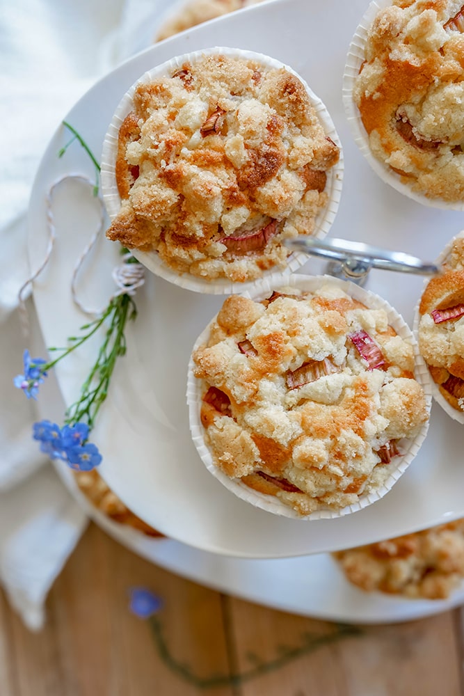 Rhabarber-Streusel-Muffins - Home and Herbs
