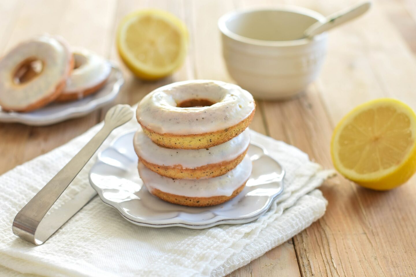 Buttermilch Zitronen Donuts mit Mohn