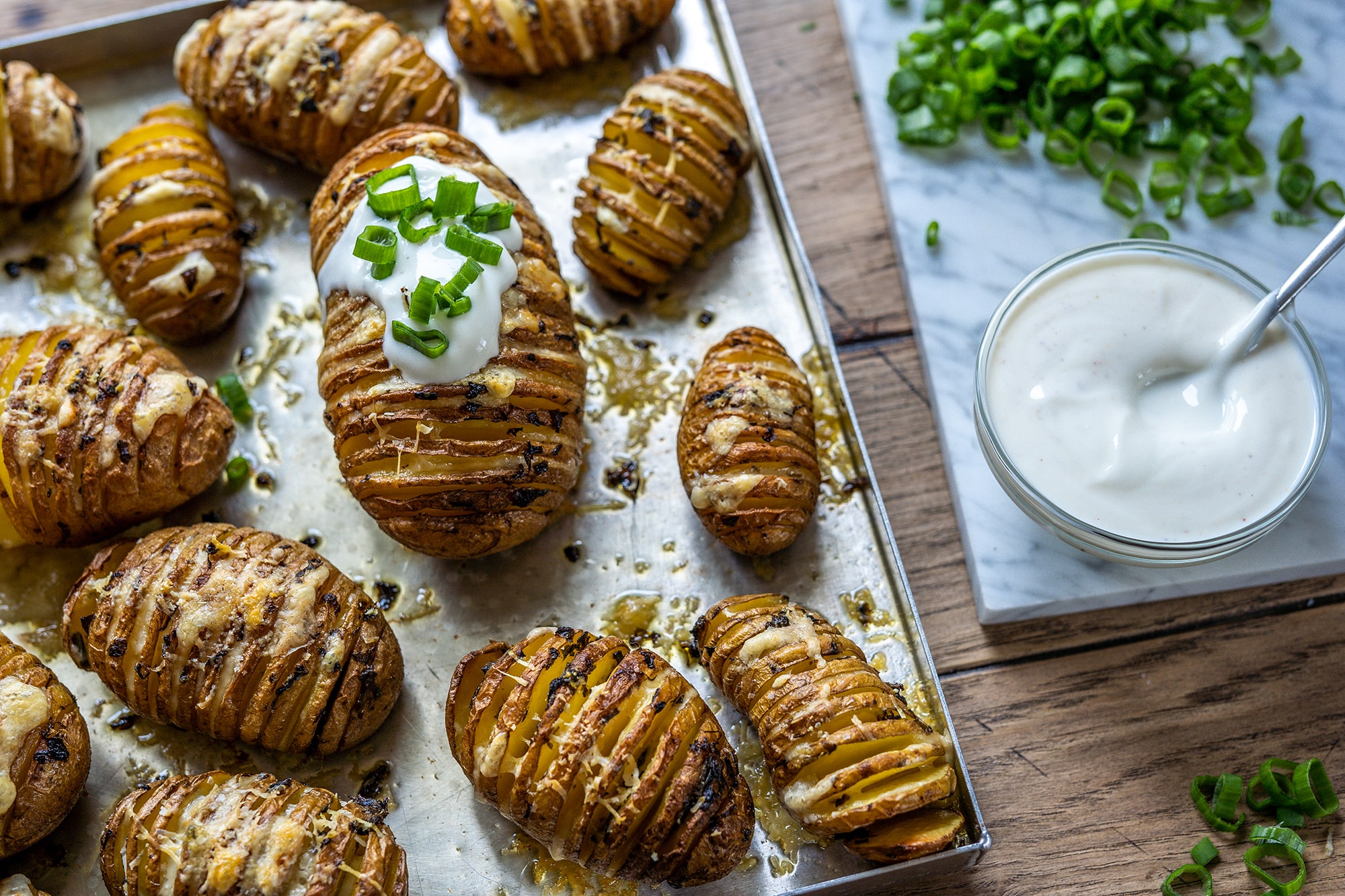 Schwedische Fächerkartoffeln gefüllt mit Käse - Home and Herbs