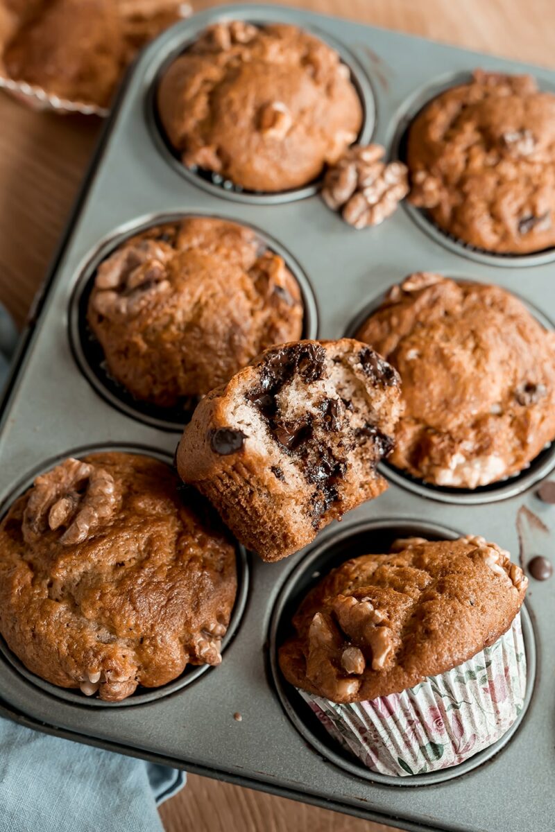 Saftige Bananenmuffins mit Schoko und Walnüssen - Home and Herbs