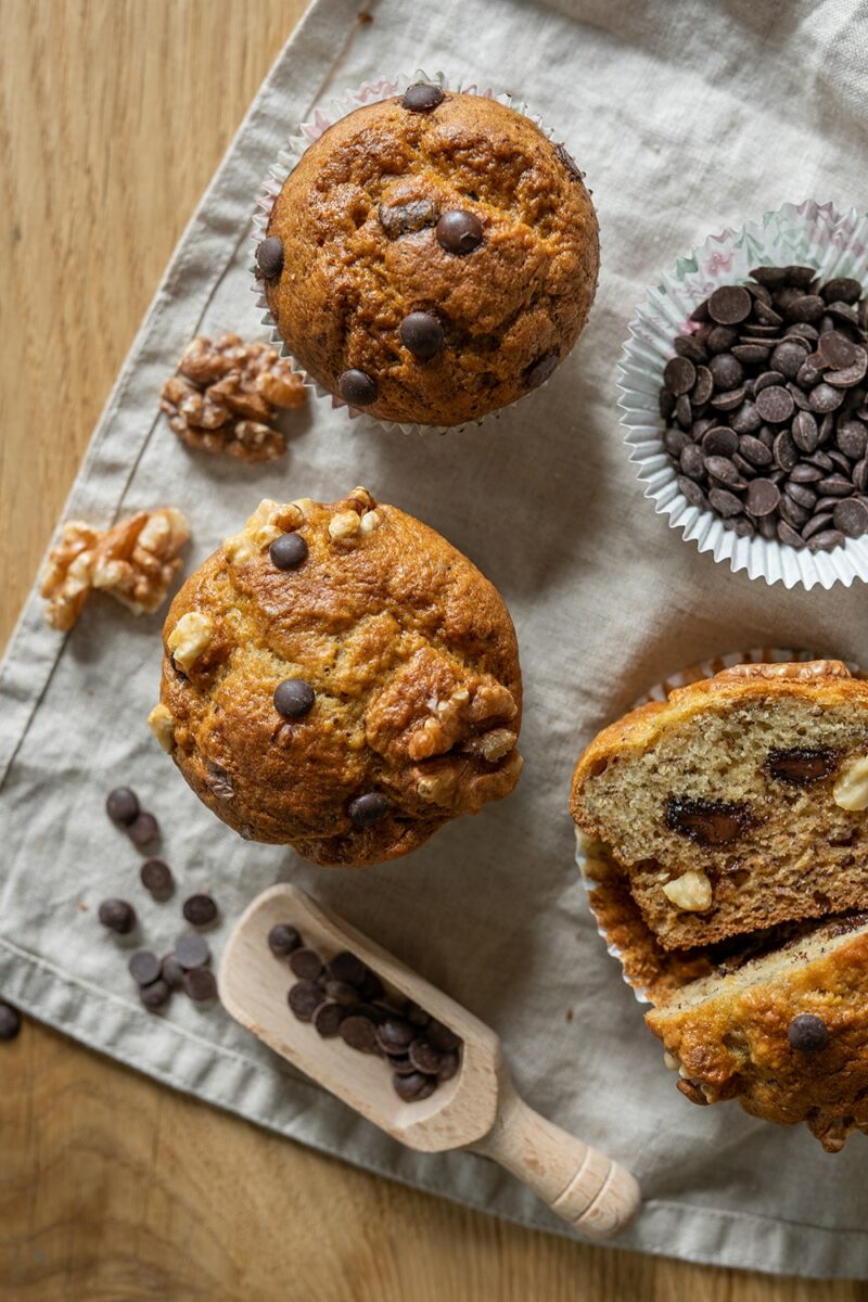 Saftige Bananenmuffins mit Schoko und Walnüssen - Home and Herbs