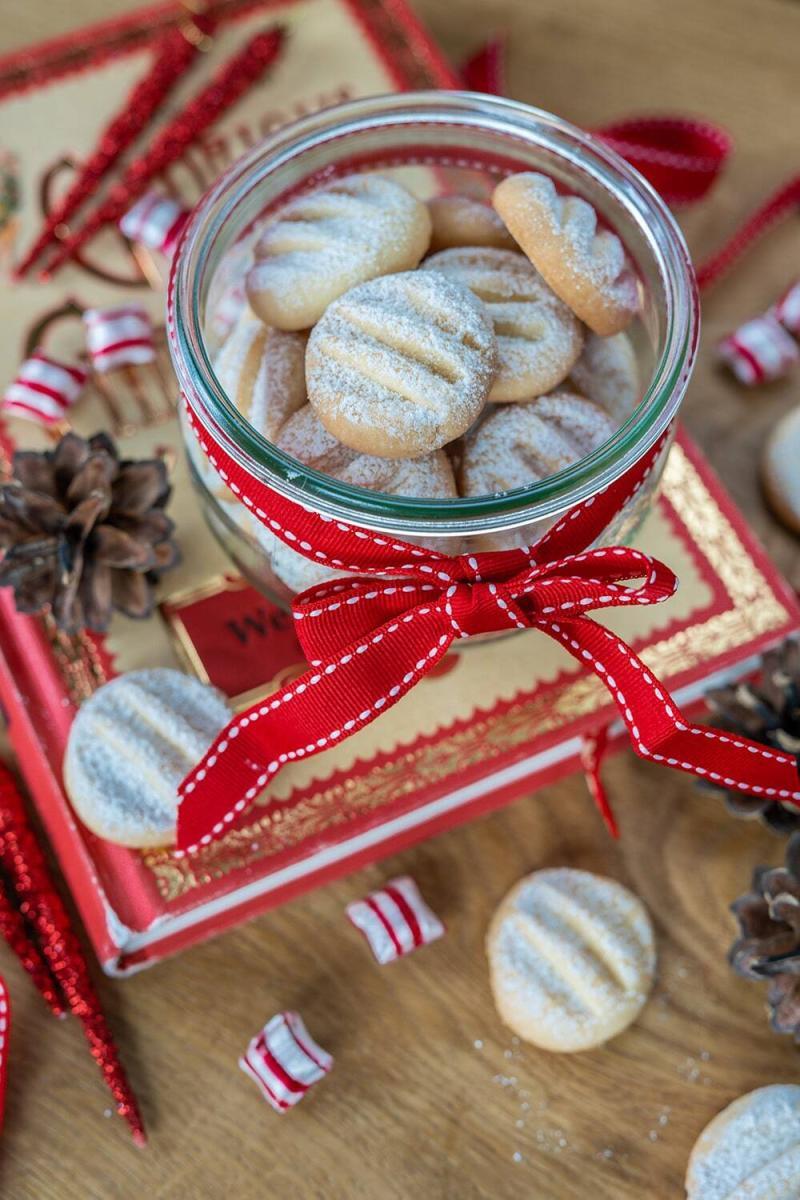 Zarte Schneeflocken Weihnachtsplätzchen - Home and Herbs