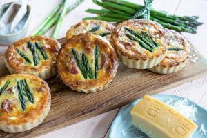 Spargel-Kabanos-Tartelettes