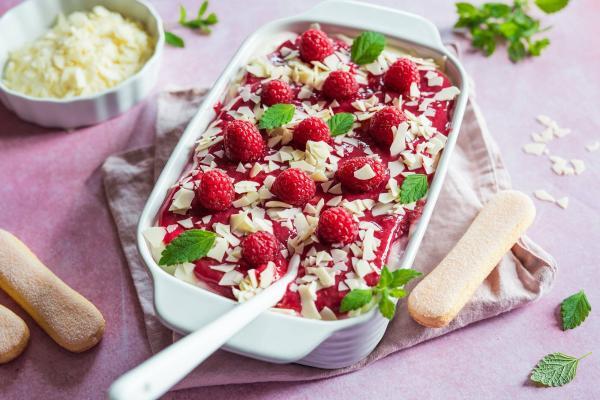 Himbeer-Tiramisu mit weißer Schokolade - Home and Herbs