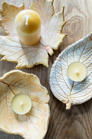 DIY Herbstdeko: Herbstblätter aus Modelliermasse basteln
