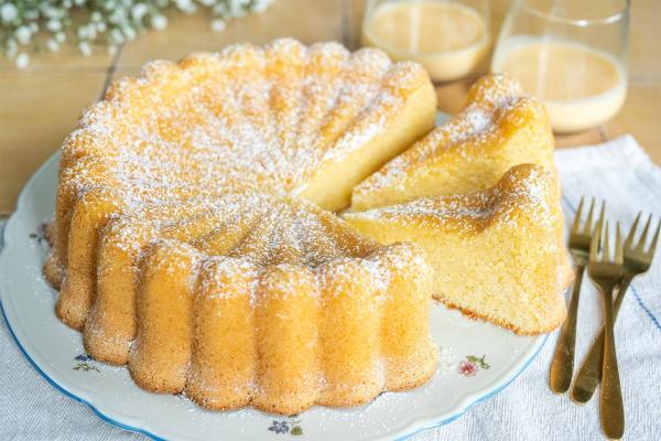 Eierlikörkuchen - super saftig und fluffig - Home and Herbs