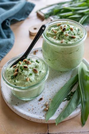 Cremiger Bärlauch Feta Dip