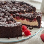 Käsekuchen mit Schokoboden