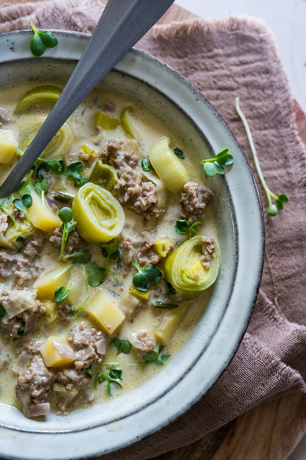 Hackfleisch-Lauchsuppe