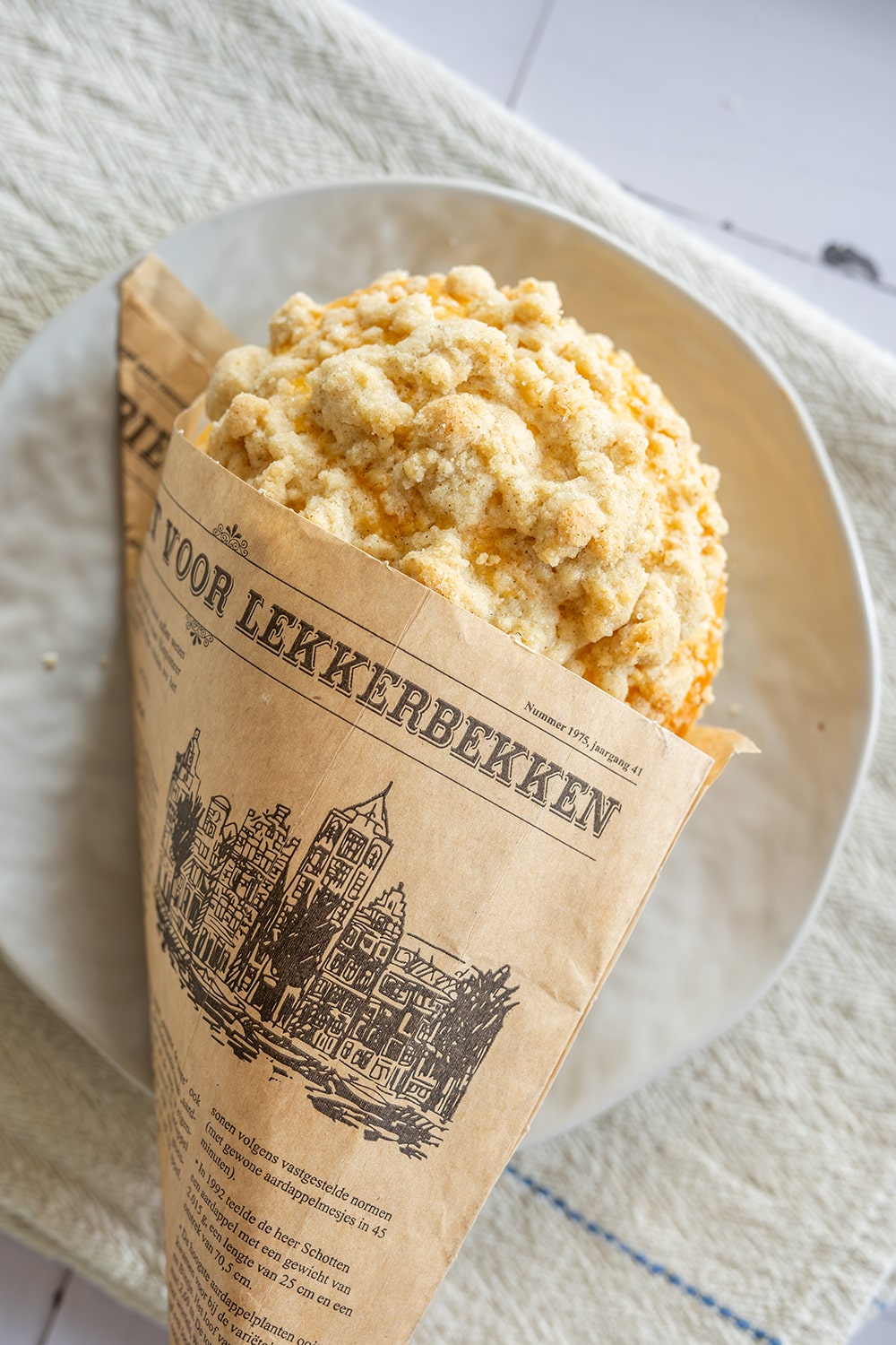 Hausgemachte Streuseltaler mit Vanillecreme-Füllung und knusprigen Butterstreuseln - perfekt zum Kaffee oder als süßer Snack